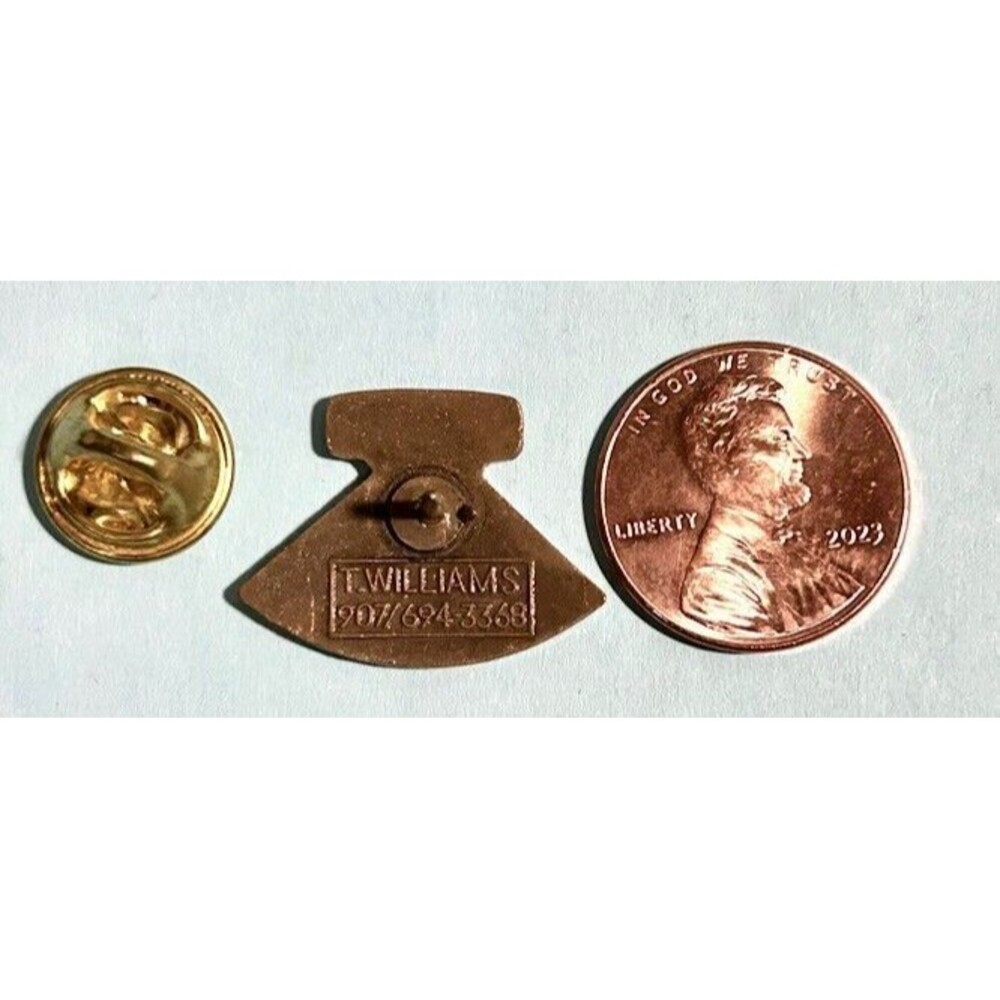 Ulu Club Combined Federal Campaign Pin ,Alaskan Collectible - Picture 2 of 2